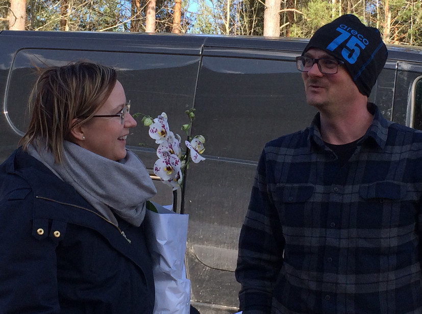 Stihna Johansson Evertsson, kommunstyrelsens ordförande, och Andreas Ljung, ägare till Högsby Plåtslageri AB